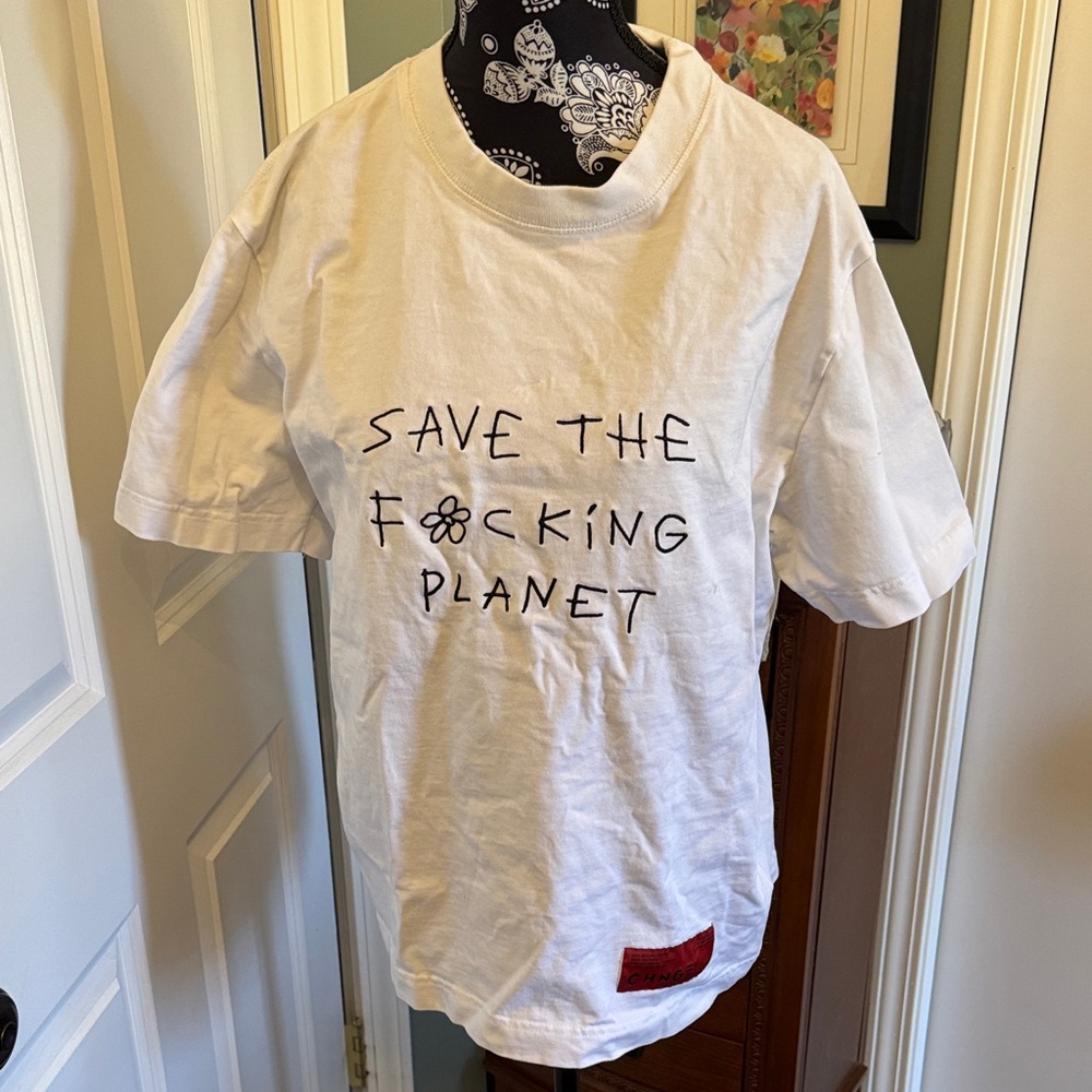 CHNGE White Short-Sleeve Graphic Tee with Black Text